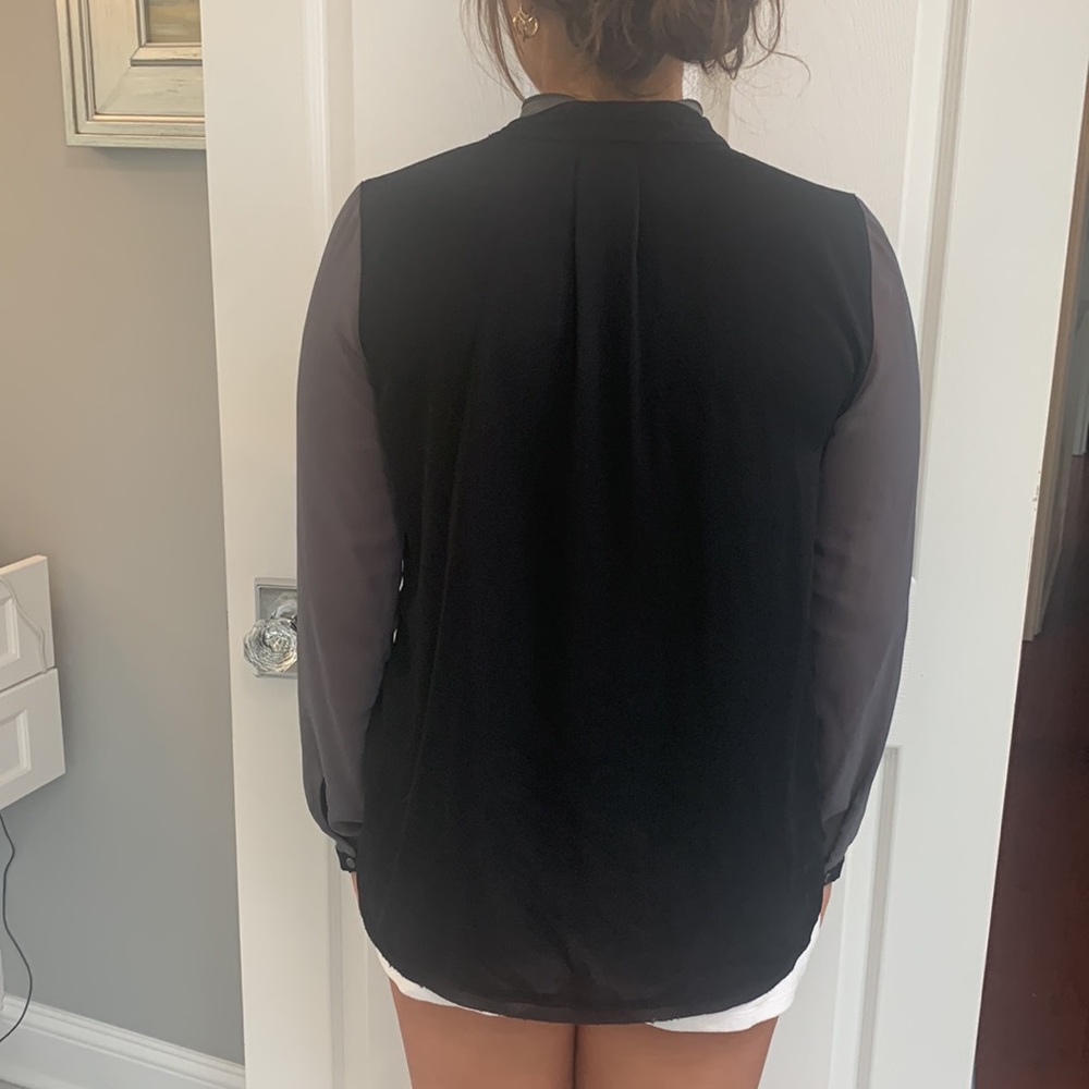 Elie Tahari Size M Sheer Black/Gray Full-Zip Blouse - Picture 3 of 7